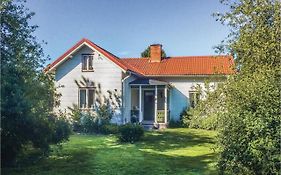 1 Bedroom Beautiful Home In Lidkoeping